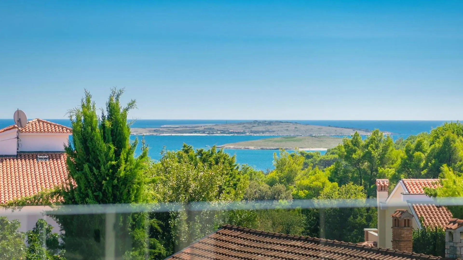 Villa K Near The Sea Premantura Vakantiehuis